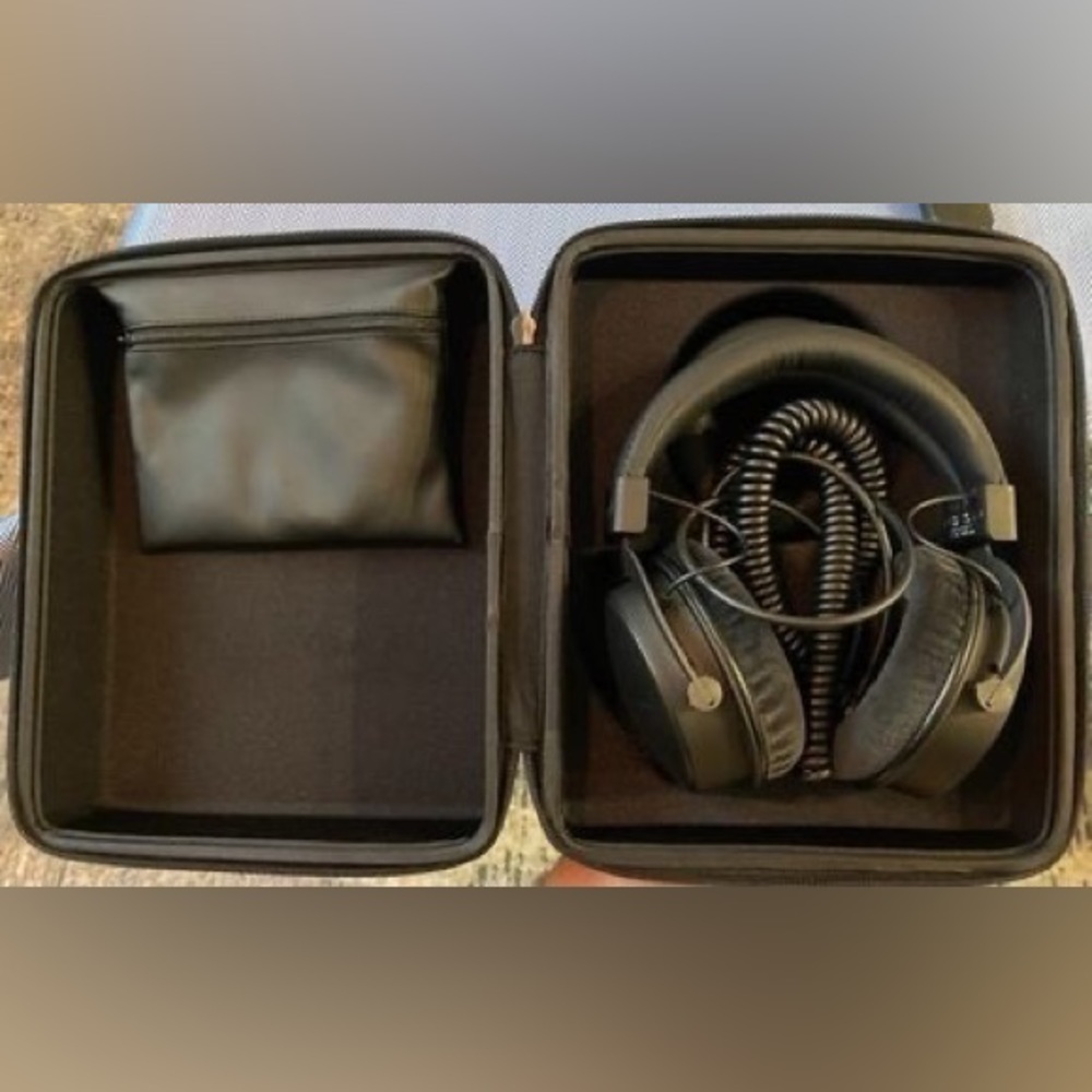 Beyerdynamic Professional Headphones DT 1770 Pro
